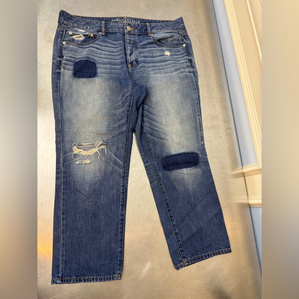 AEO distressed boy crop jeans